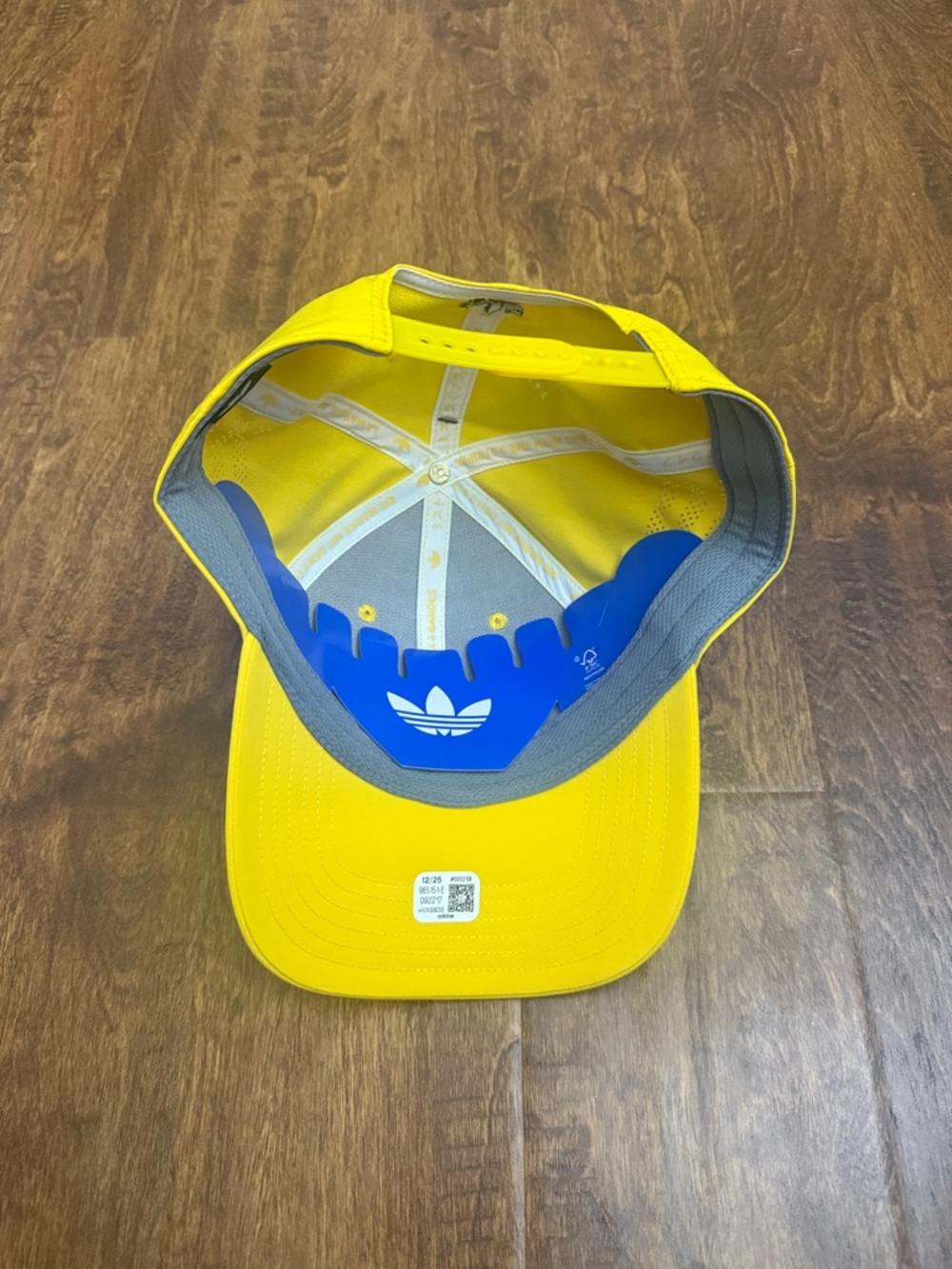 Adidas Men’s Yellow Trefoil Cap - Adjustable Fit - Picture 8 of 14